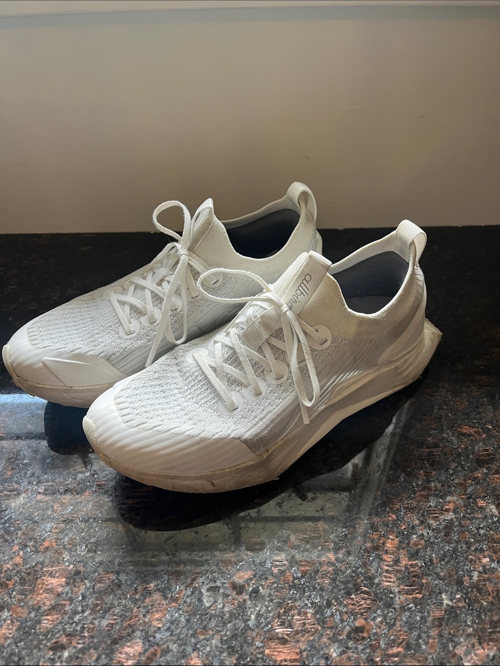 Allbirds women’s size 8 white sneakers